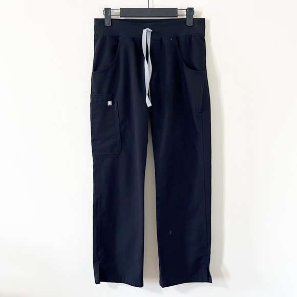 FIGS Black Kade Cargo Scrub Pants Size Extra Small Petite - Picture 4 of 14